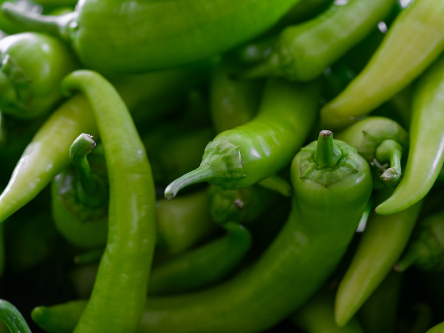 Photo seniors, green peppers