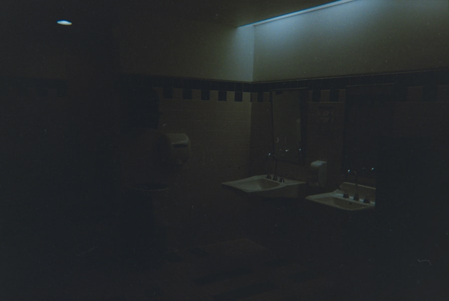 Photo nighttime bathroom trips