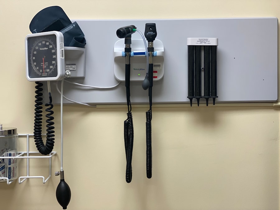 Photo doctors, blood pressure, advice, wrong