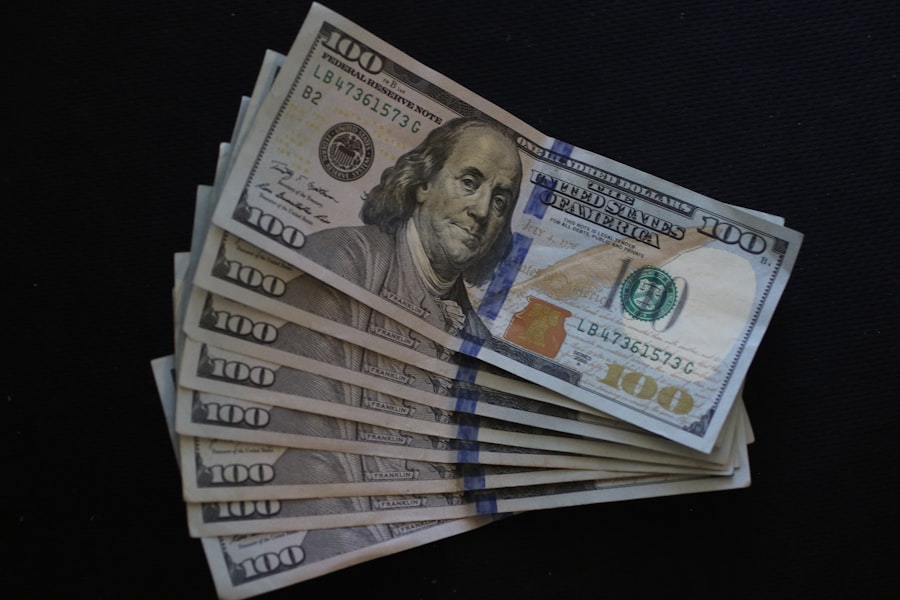 Photo senior money moves