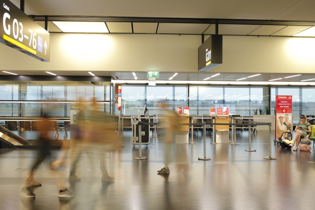 Photo senior citizen airport security guide